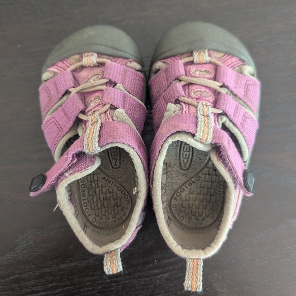Keen Sandals | Toddler Size 5 - Picture 3 of 4